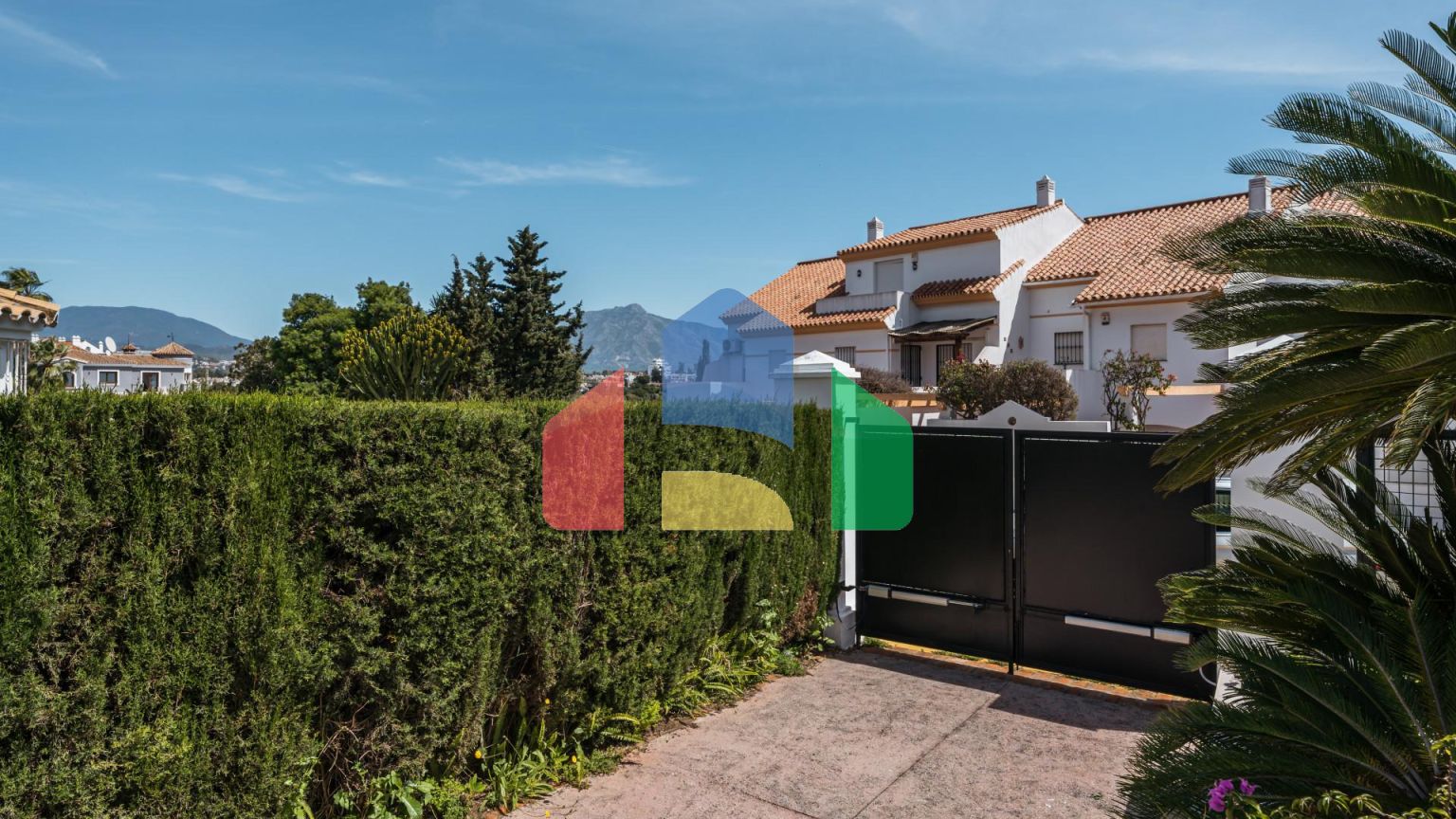 Вилла на продажу в Монте Биарритц, восточная Эстепона