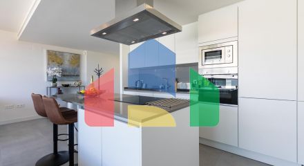 Elegant penthouse in Estepona