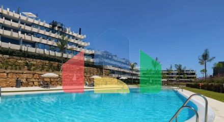 Elegant penthouse in Estepona
