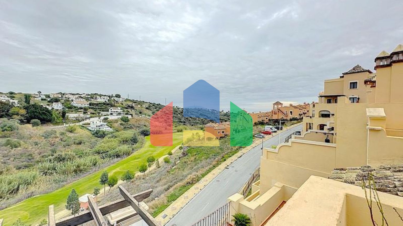 Дуплекс пентхаус на продажу в Эстепоне