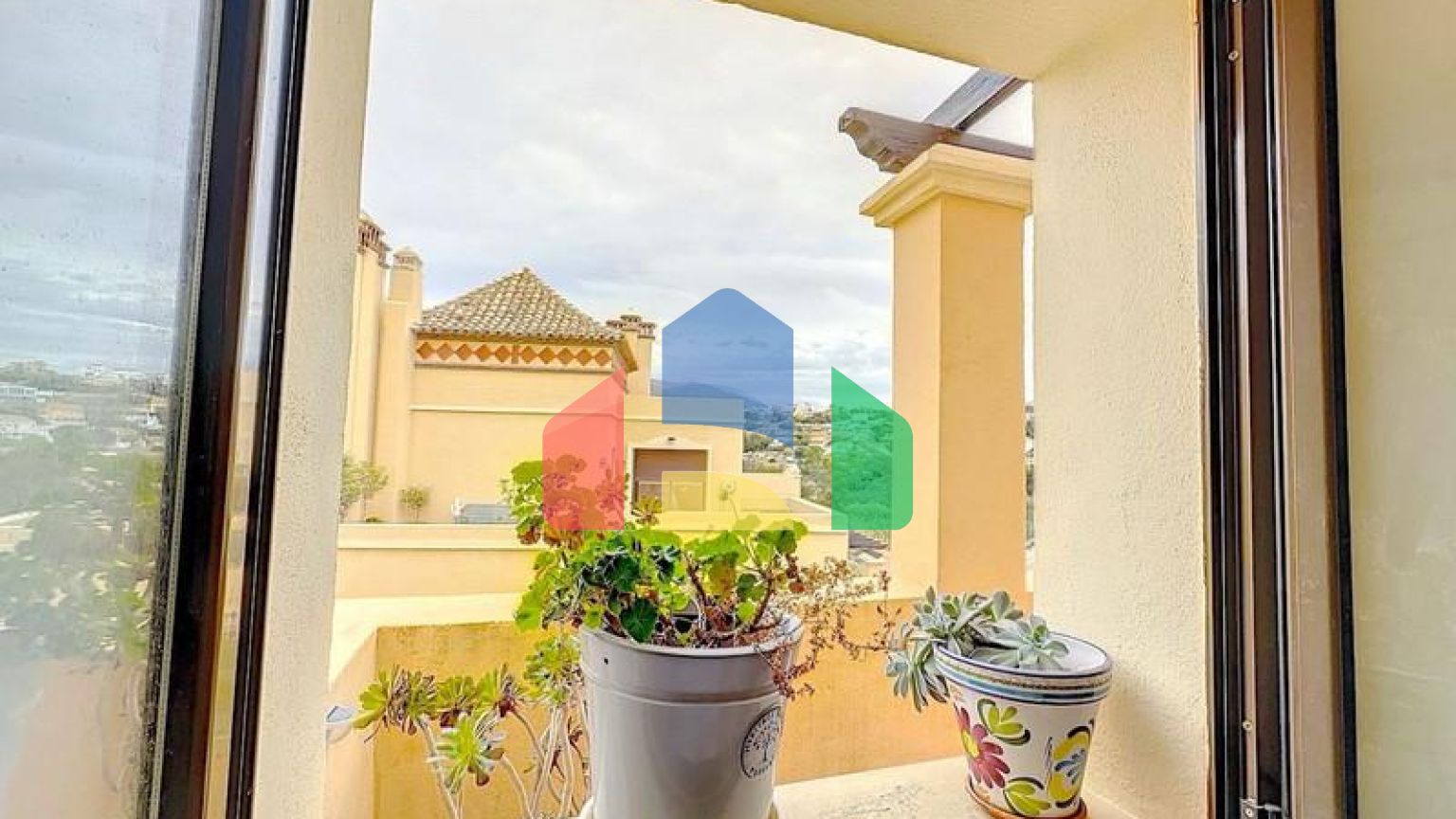 Дуплекс пентхаус на продажу в Эстепоне