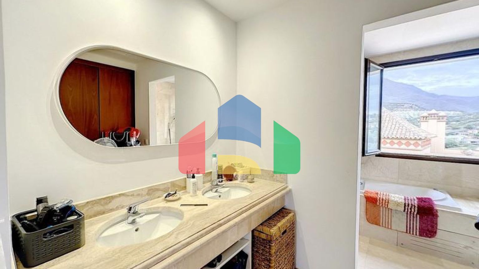 Дуплекс пентхаус на продажу в Эстепоне