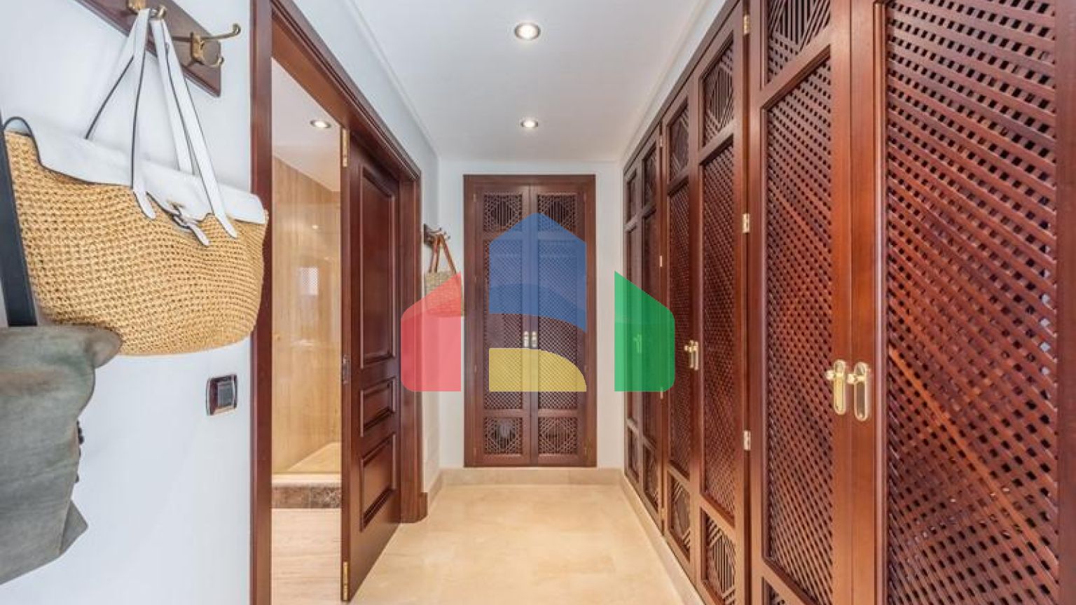 Впечатляющий пентхаус с видом на море в районе Новая Золотая Миля, в комплексе Торре Бермеха.