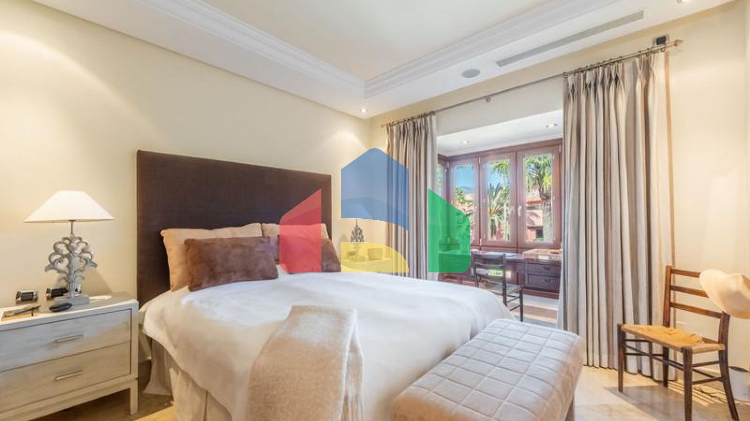 Впечатляющий пентхаус с видом на море в районе Новая Золотая Миля, в комплексе Торре Бермеха.