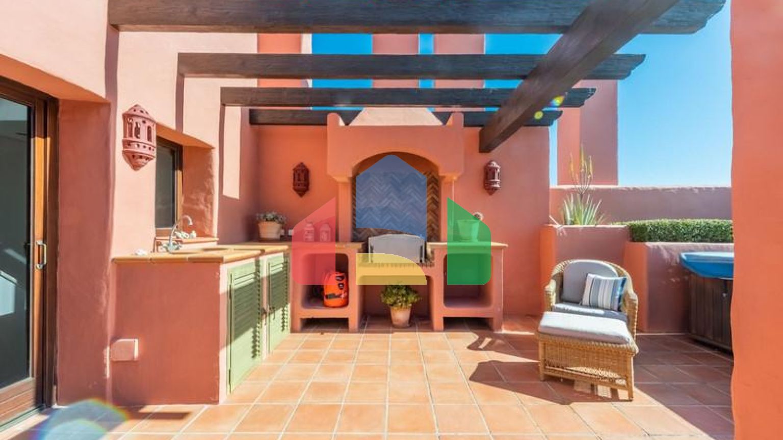 Впечатляющий пентхаус с видом на море в районе Новая Золотая Миля, в комплексе Торре Бермеха.