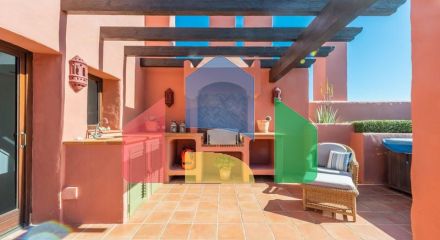 Впечатляющий пентхаус с видом на море в районе Новая Золотая Миля, в комплексе Торре Бермеха.