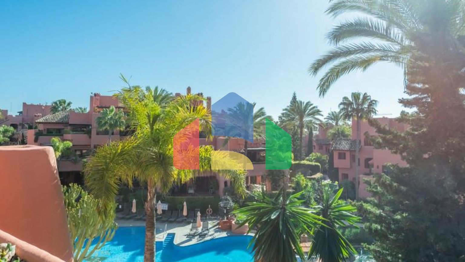 Впечатляющий пентхаус с видом на море в районе Новая Золотая Миля, в комплексе Торре Бермеха.