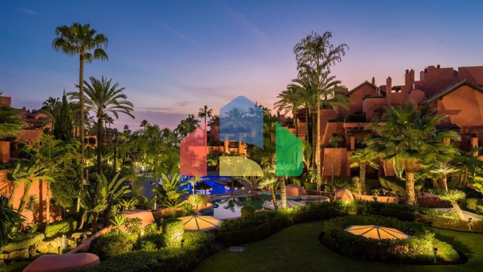 Впечатляющий пентхаус с видом на море в районе Новая Золотая Миля, в комплексе Торре Бермеха.