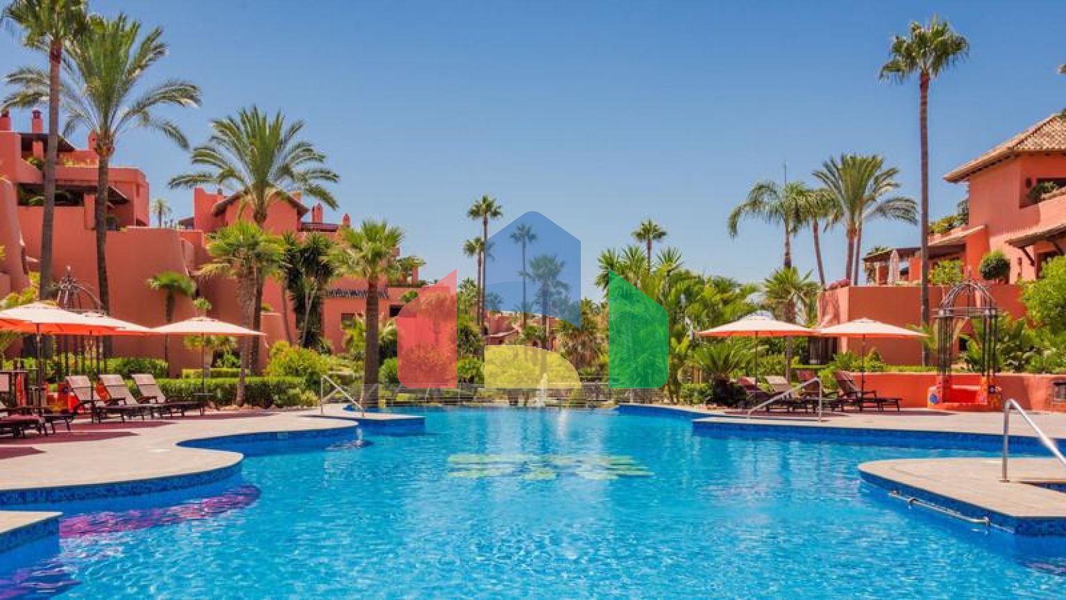 Впечатляющий пентхаус с видом на море в районе Новая Золотая Миля, в комплексе Торре Бермеха.