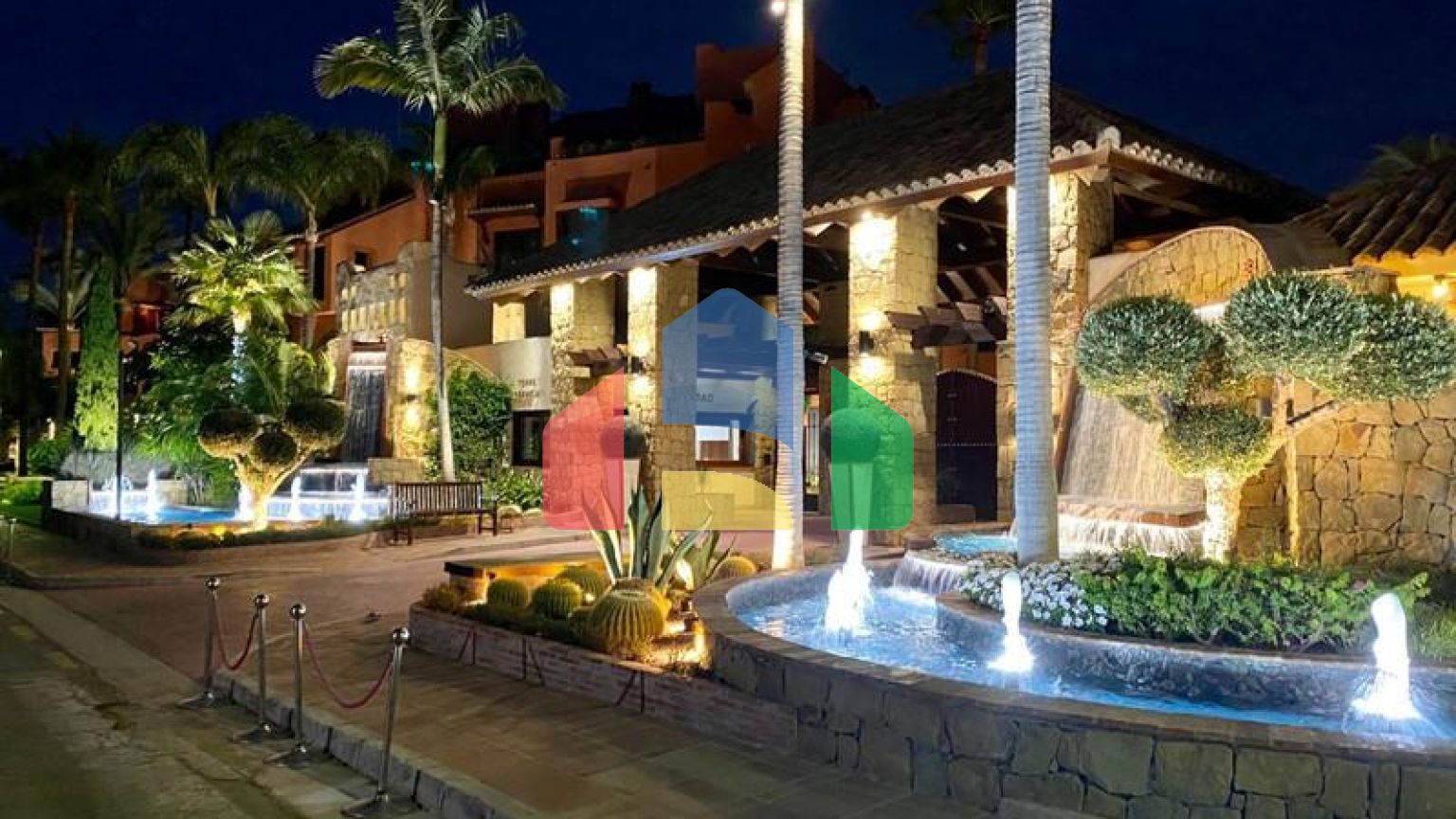 Впечатляющий пентхаус с видом на море в районе Новая Золотая Миля, в комплексе Торре Бермеха.