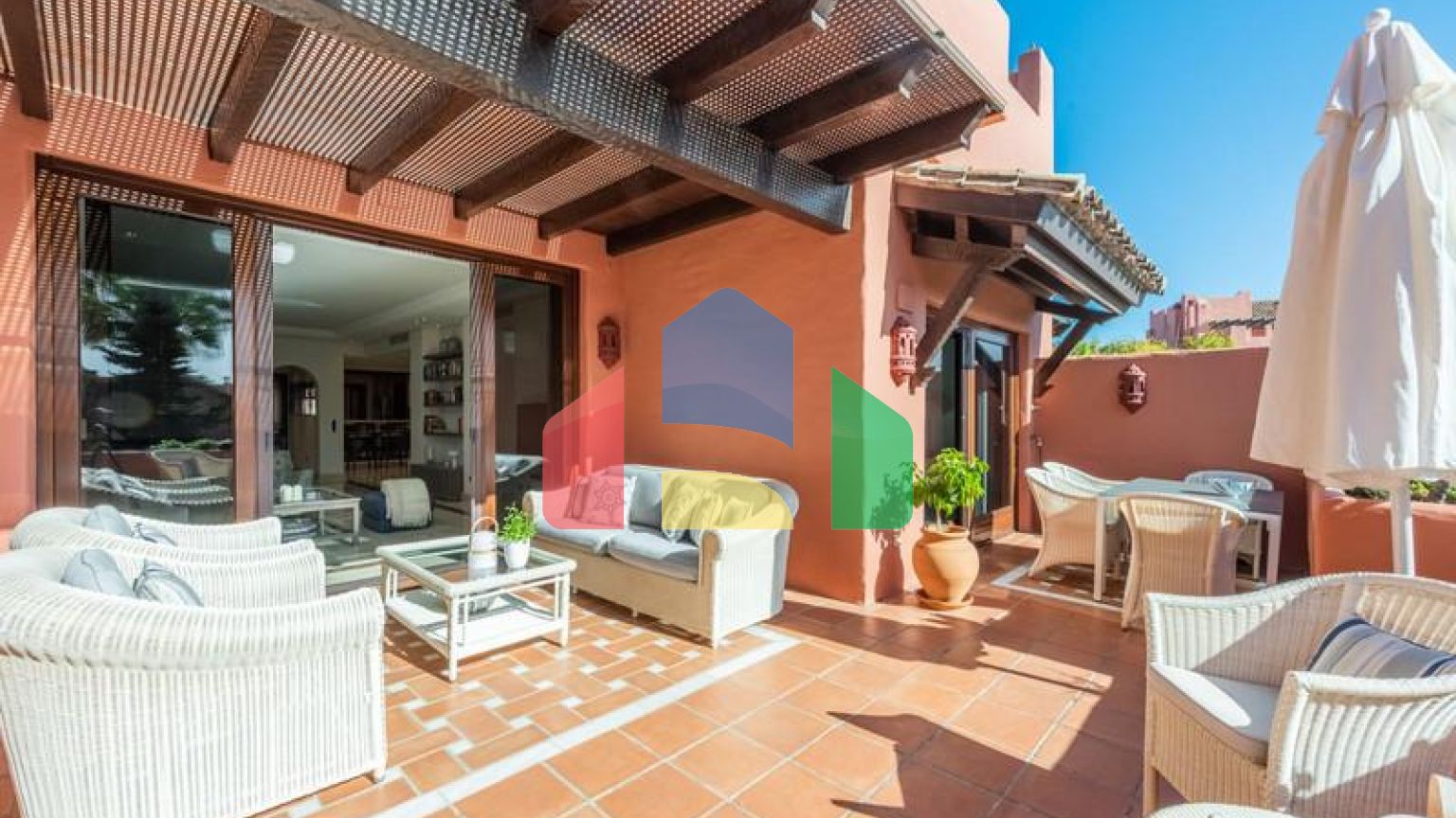 Впечатляющий пентхаус с видом на море в районе Новая Золотая Миля, в комплексе Торре Бермеха.