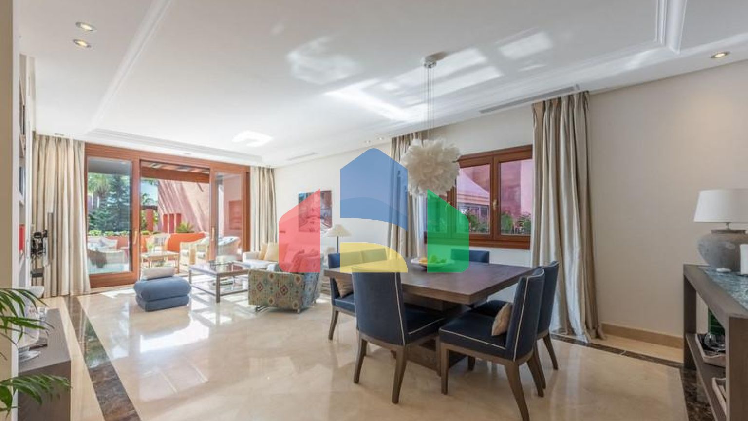 Впечатляющий пентхаус с видом на море в районе Новая Золотая Миля, в комплексе Торре Бермеха.