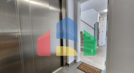 Недавно построенный дуплекс пентхаус в Эстепоне