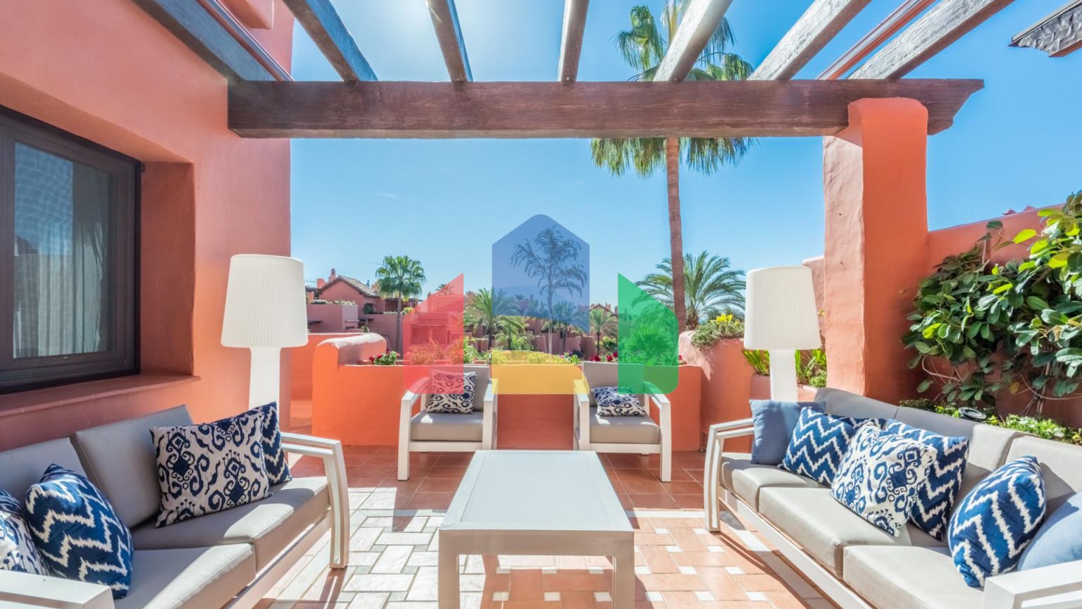 Торре Бермеха, Восточная Эстепона. Великолепный пентхаус с видом на море в роскошной урбанизации на первой линии!