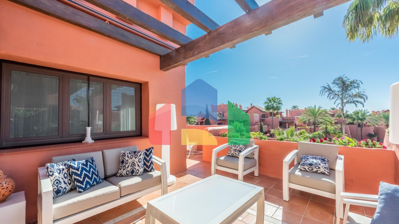 Торре Бермеха, Восточная Эстепона. Великолепный пентхаус с видом на море в роскошной урбанизации на первой линии!