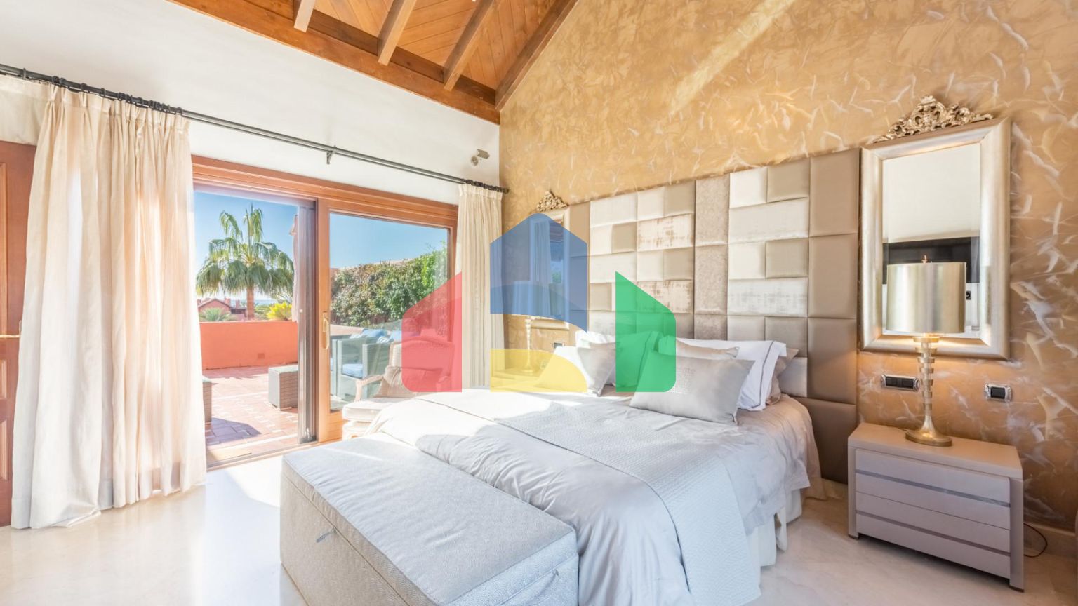 Торре Бермеха, Восточная Эстепона. Великолепный пентхаус с видом на море в роскошной урбанизации на первой линии!