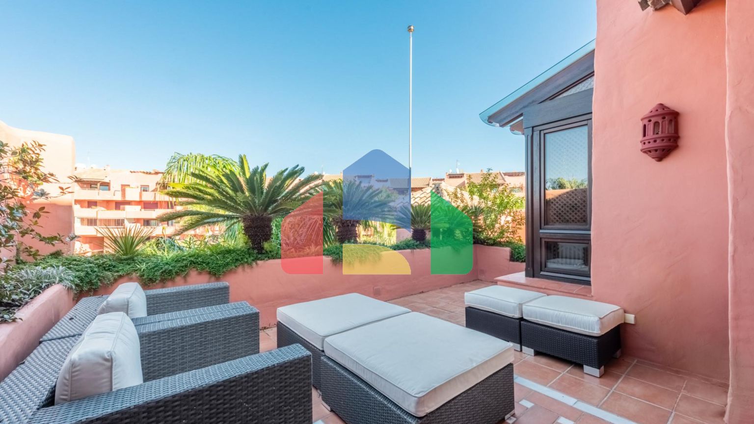 Торре Бермеха, Восточная Эстепона. Великолепный пентхаус с видом на море в роскошной урбанизации на первой линии!