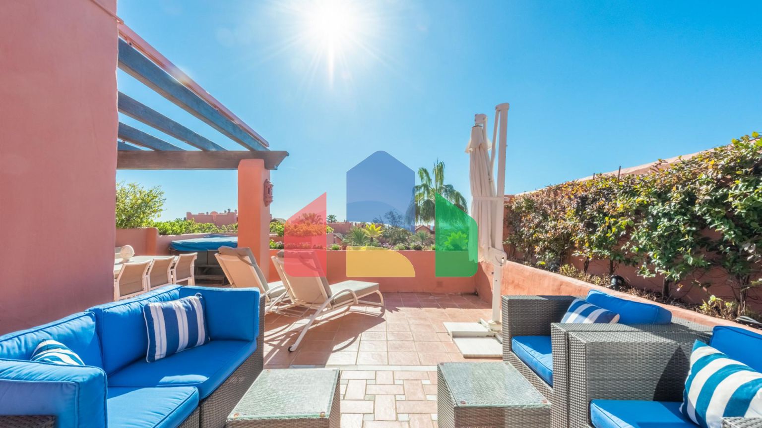 Торре Бермеха, Восточная Эстепона. Великолепный пентхаус с видом на море в роскошной урбанизации на первой линии!