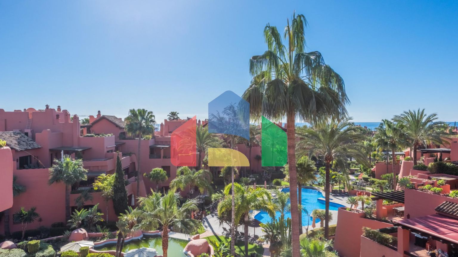 Торре Бермеха, Восточная Эстепона. Великолепный пентхаус с видом на море в роскошной урбанизации на первой линии!