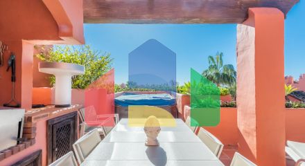 Торре Бермеха, Восточная Эстепона. Великолепный пентхаус с видом на море в роскошной урбанизации на первой линии!