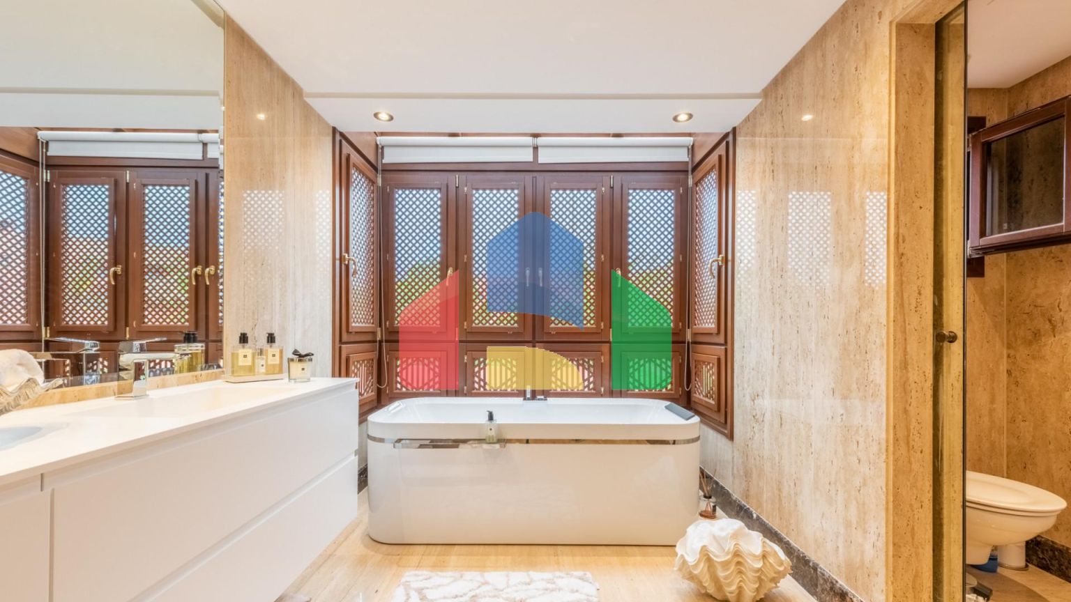 Торре Бермеха, Восточная Эстепона. Великолепный пентхаус с видом на море в роскошной урбанизации на первой линии!