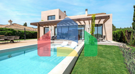 Modern, renovated villa with beautiful sea views in El Paraiso