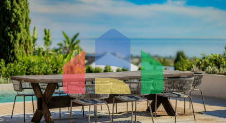 Modern, renovated villa with beautiful sea views in El Paraiso