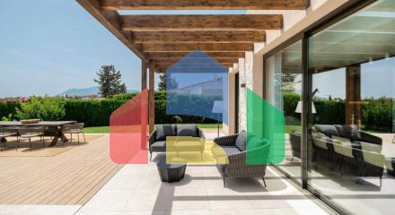 Modern, renovated villa with beautiful sea views in El Paraiso