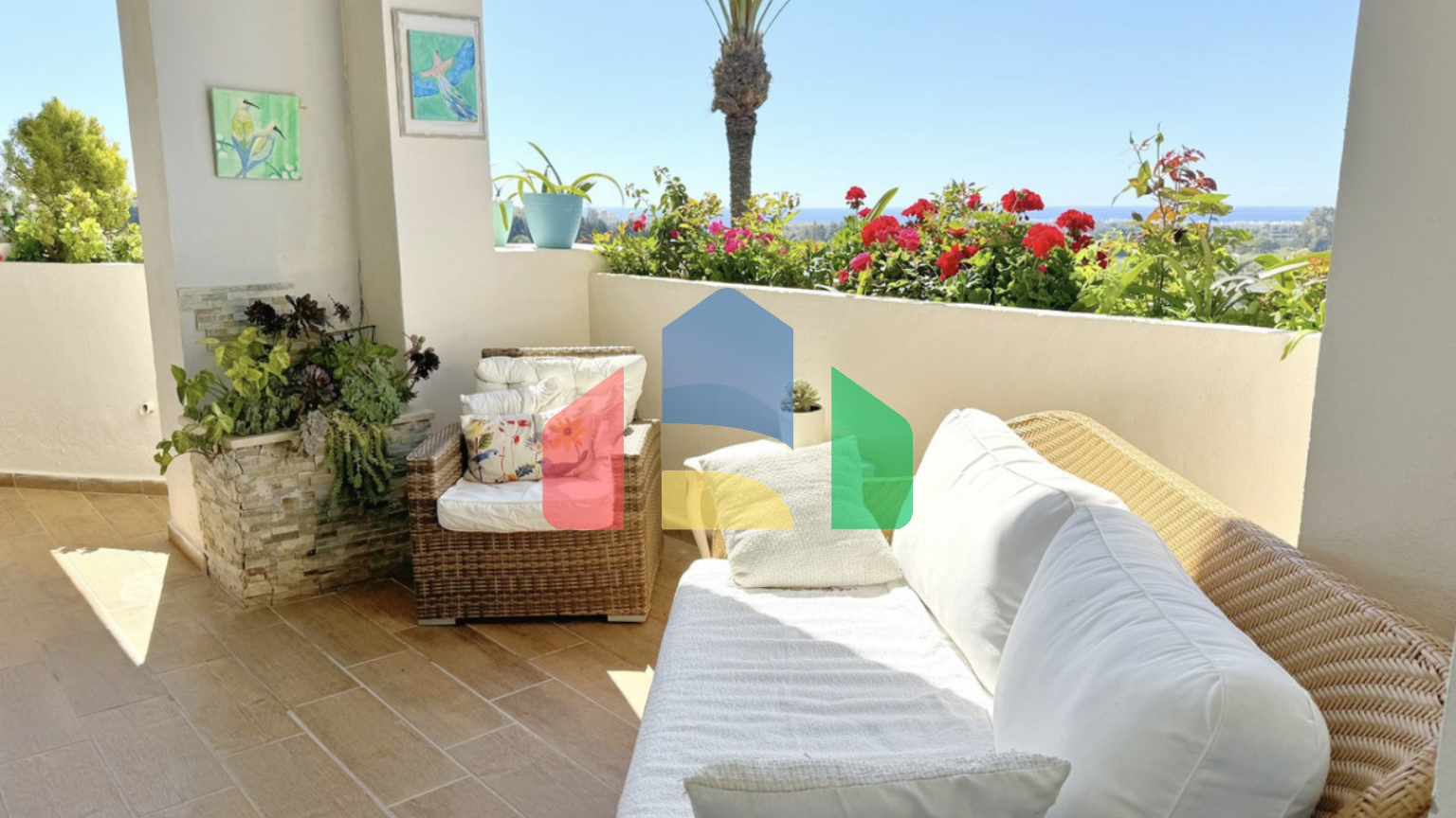 Угловая, светлая и просторная квартира с 3 спальнями на продажу в закрытом жилом комплексе в Эстепоне