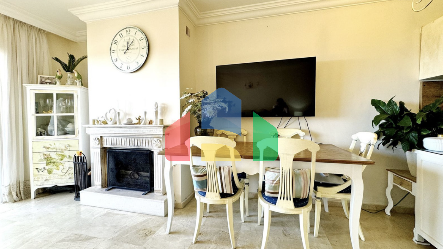 Угловая, светлая и просторная квартира с 3 спальнями на продажу в закрытом жилом комплексе в Эстепоне