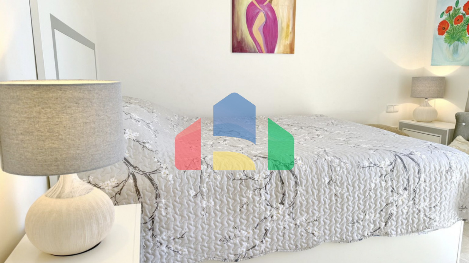 Угловая, светлая и просторная квартира с 3 спальнями на продажу в закрытом жилом комплексе в Эстепоне