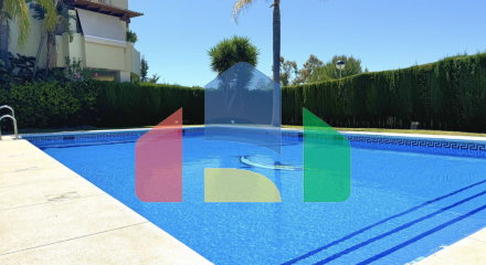 Угловая, светлая и просторная квартира с 3 спальнями на продажу в закрытом жилом комплексе в Эстепоне Угловая, светлая и просторная квартира с 3 спальнями на продажу в закрытом жилом комплексе в Эстепоне