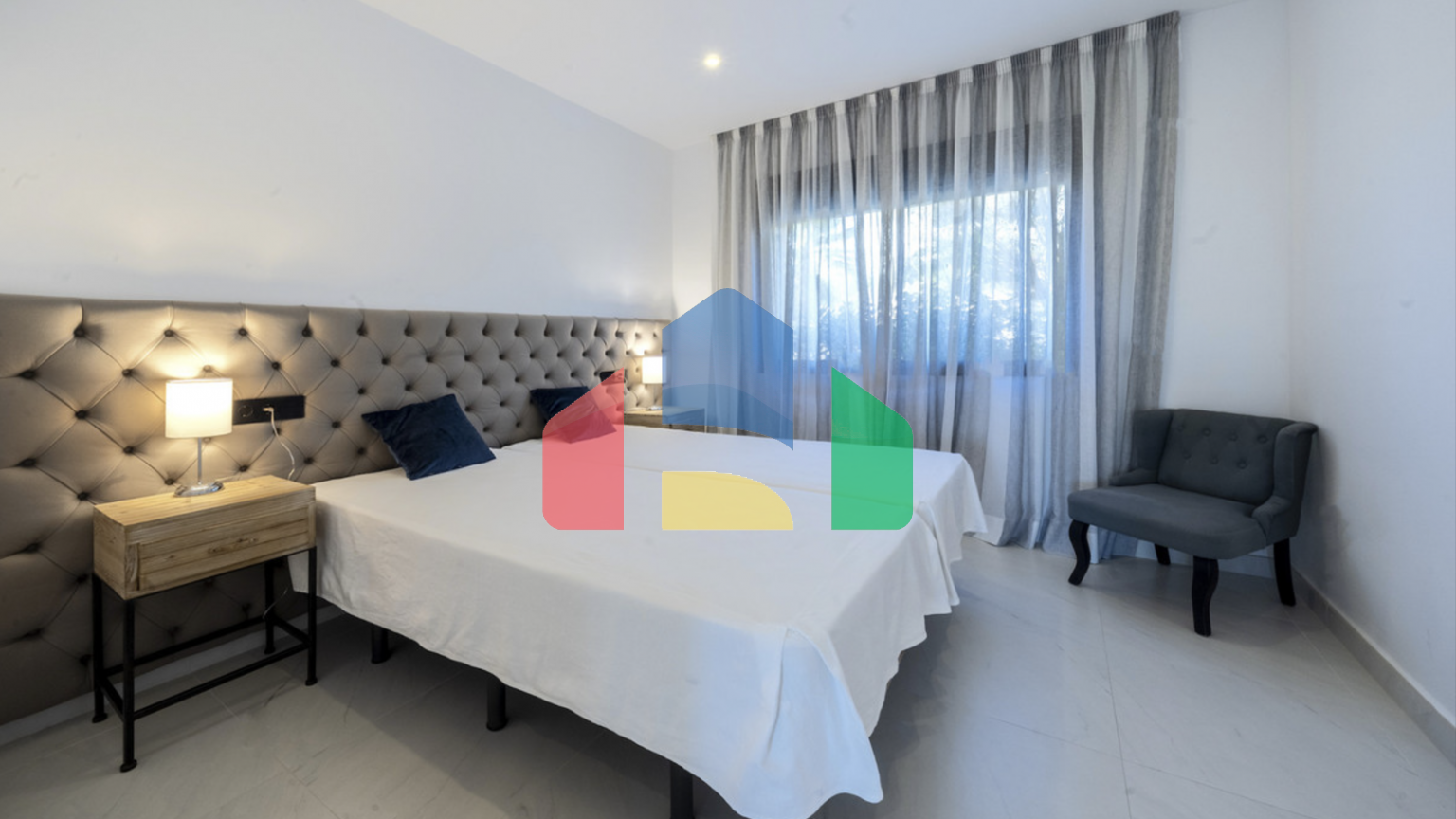 Квартира на первом этаже с 2 спальнями и 2 ванными комнатами