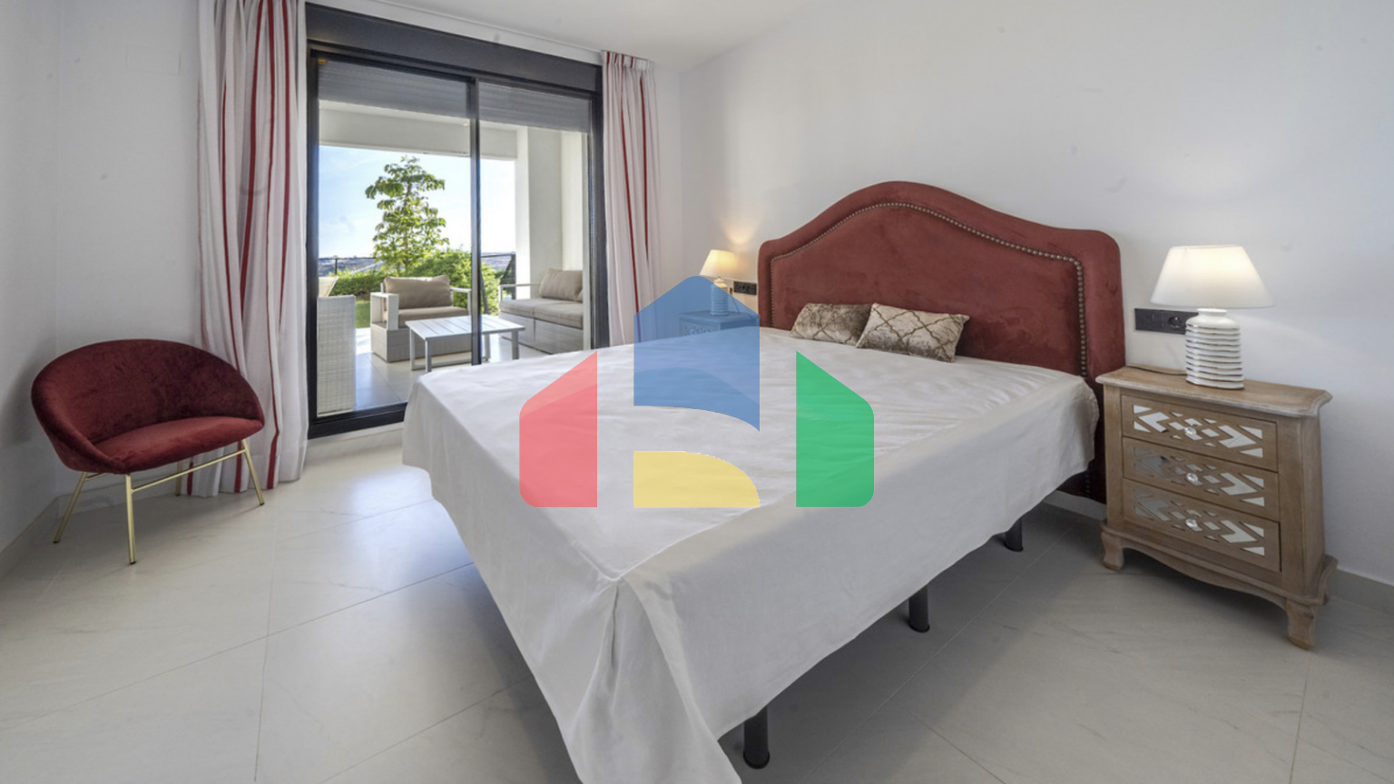 Квартира на первом этаже с 2 спальнями и 2 ванными комнатами