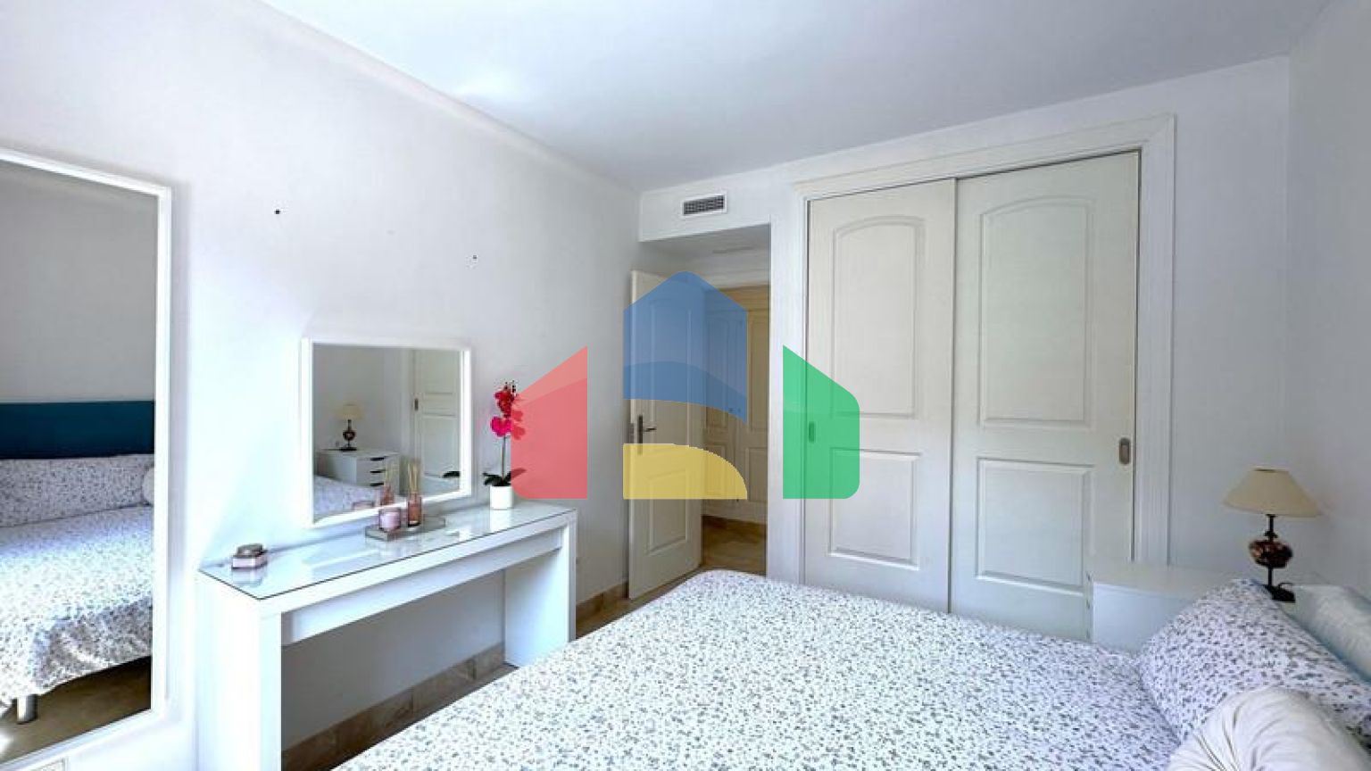 Великолепный Дуплекс-Пентхаус с Видами на Море и 4 Террасами