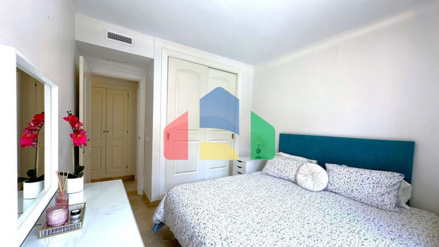 Великолепный Дуплекс-Пентхаус с Видами на Море и 4 Террасами