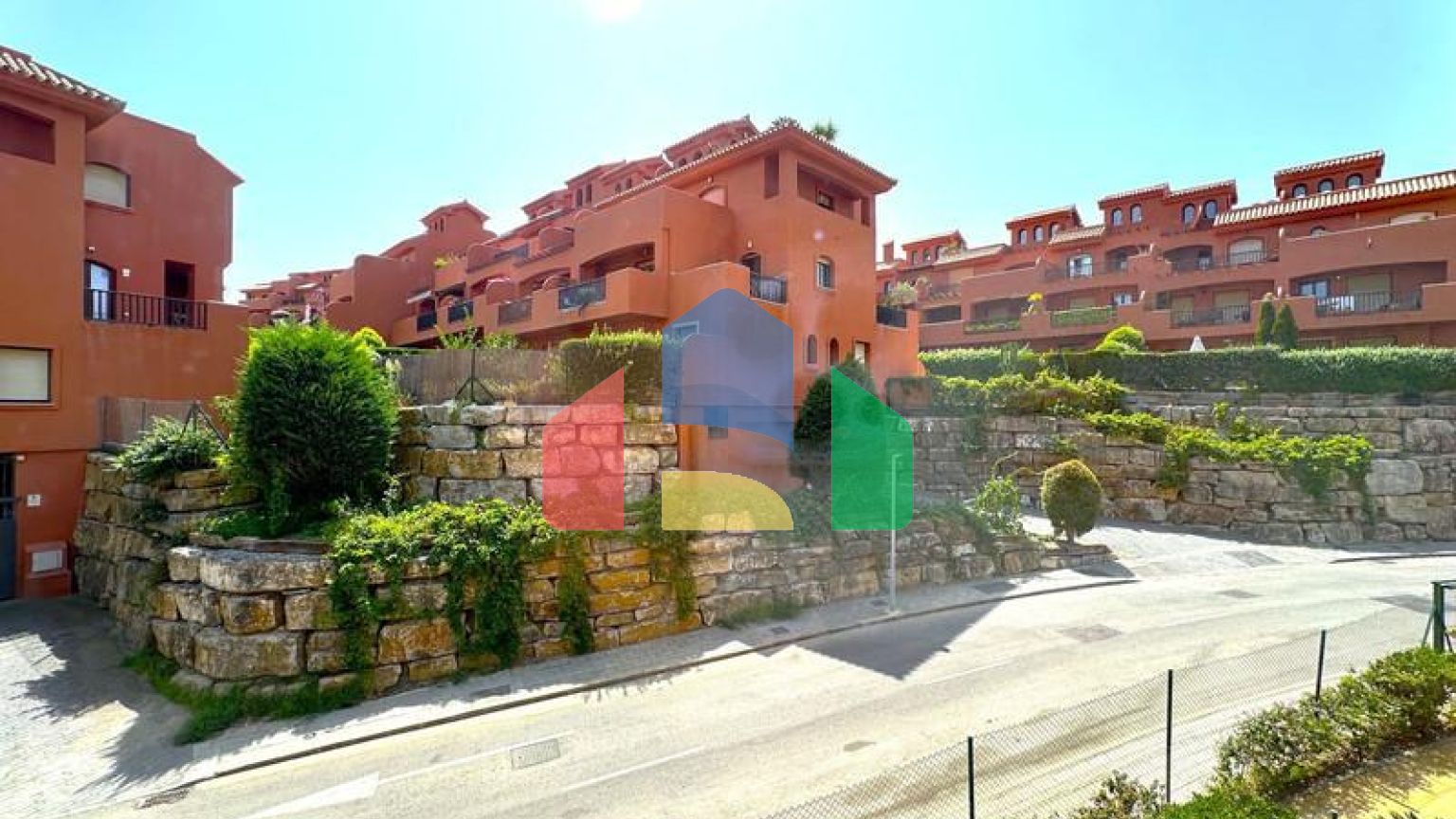 Великолепный Дуплекс-Пентхаус с Видами на Море и 4 Террасами