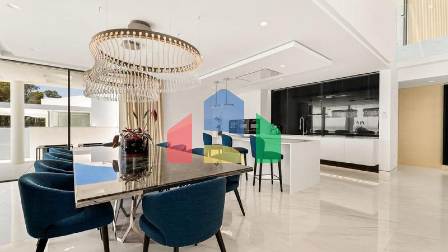 Продается впечатляющий пентхаус на Новой Золотой Миле.