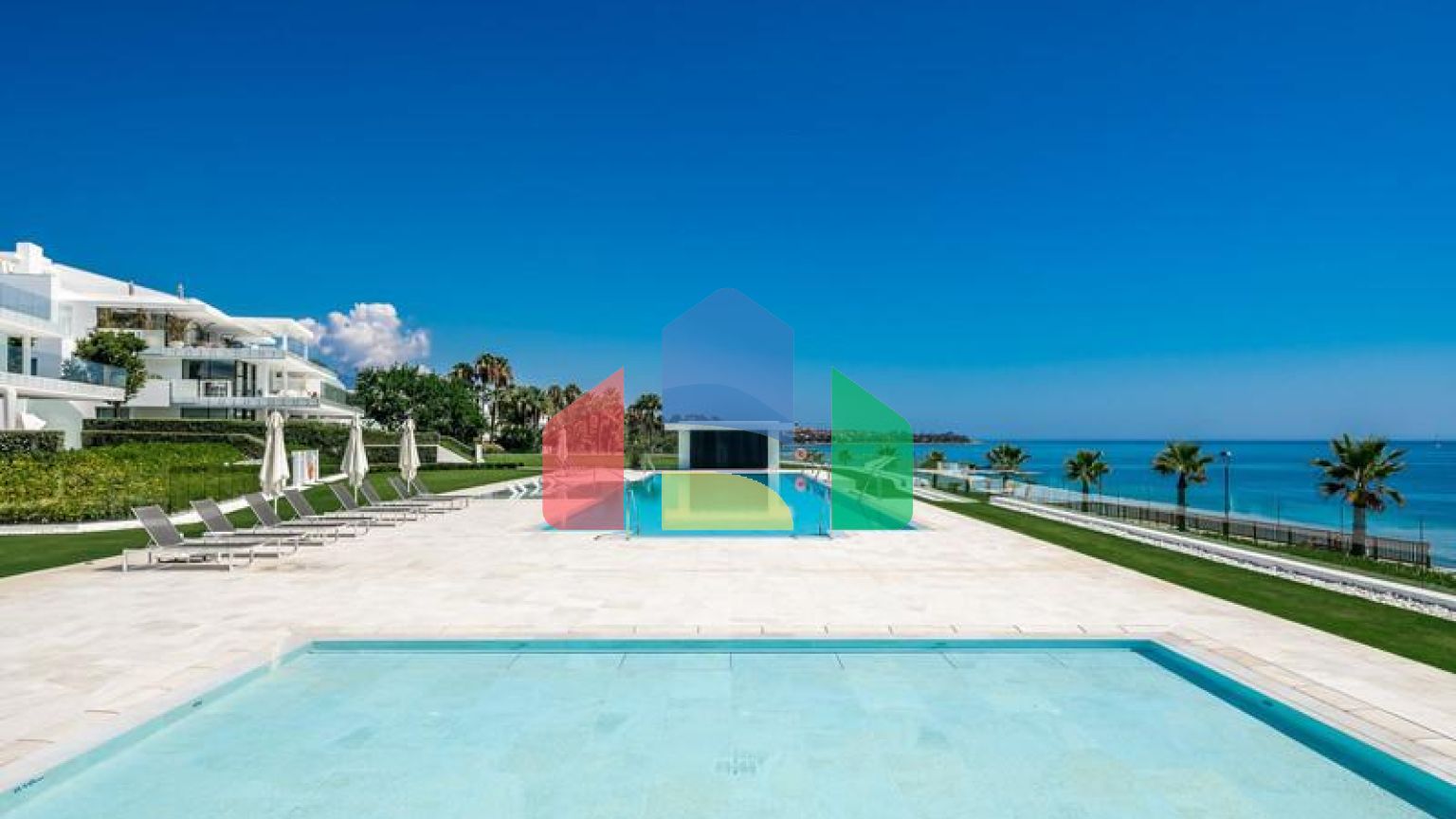 Продается впечатляющий пентхаус на Новой Золотой Миле.