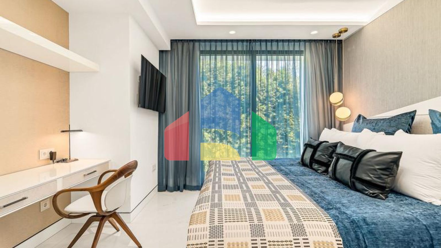 Продается впечатляющий пентхаус на Новой Золотой Миле.