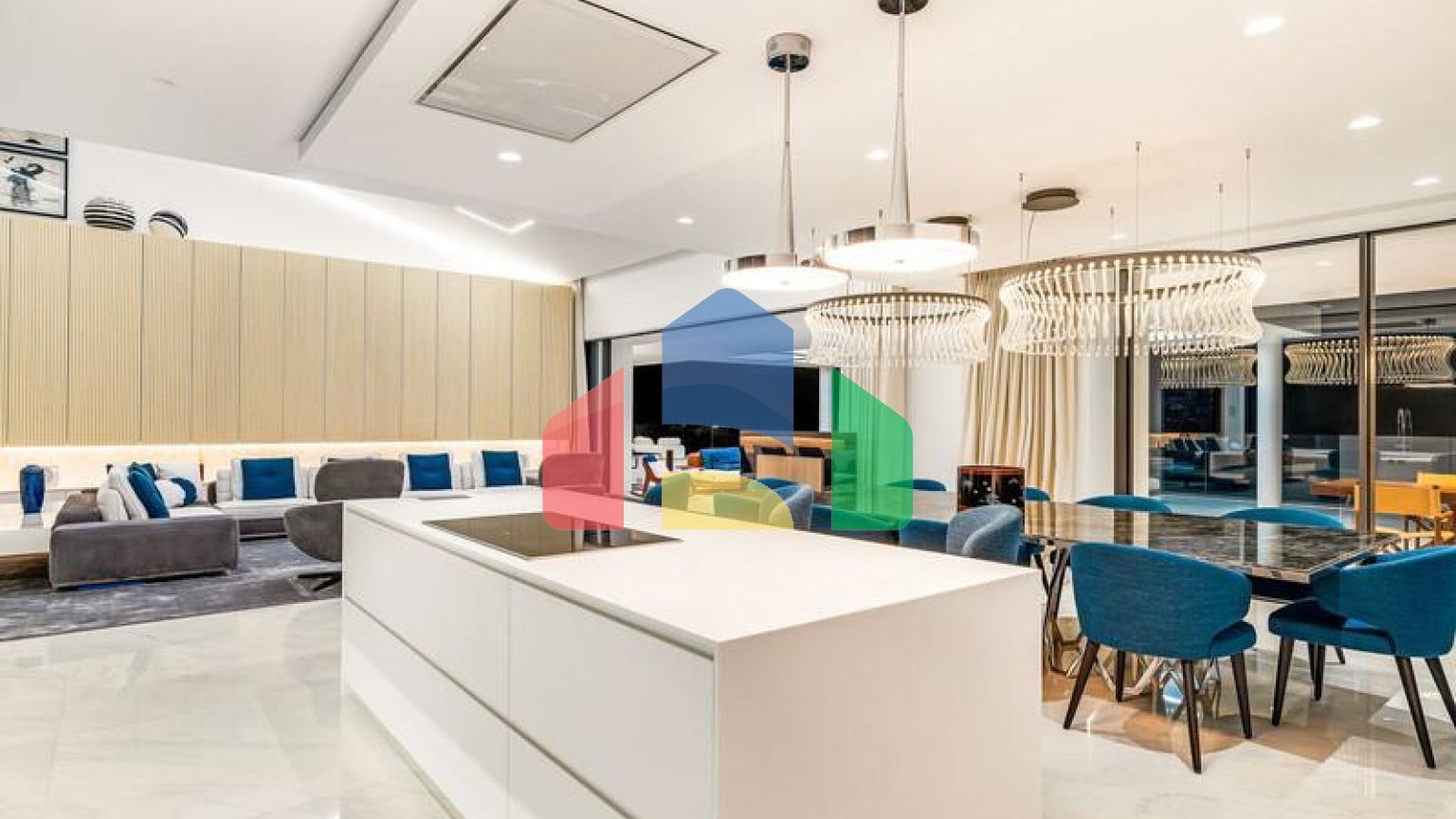 Продается впечатляющий пентхаус на Новой Золотой Миле.