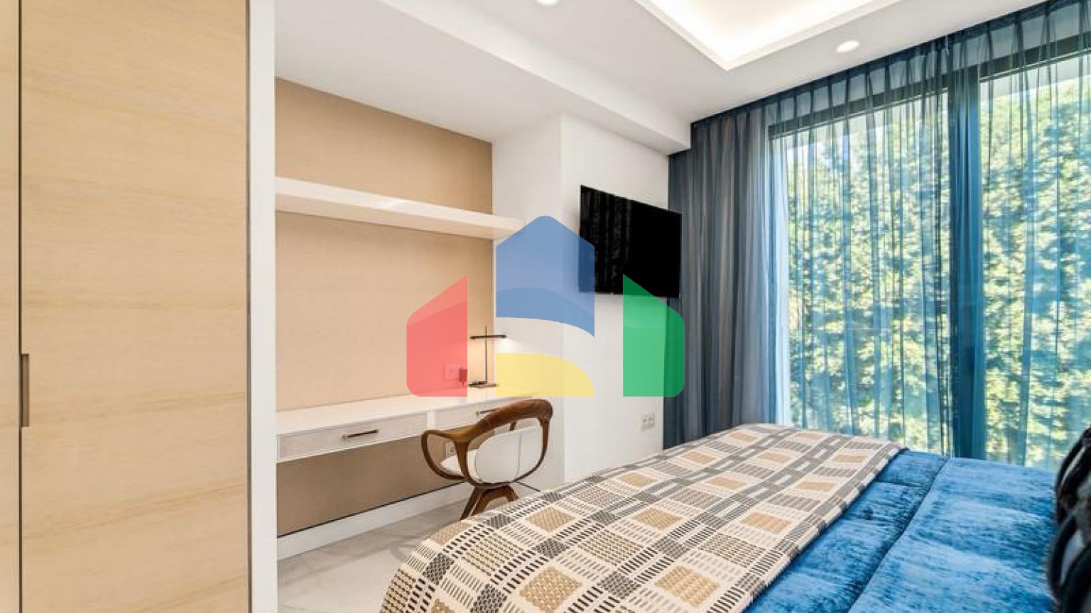 Продается впечатляющий пентхаус на Новой Золотой Миле.