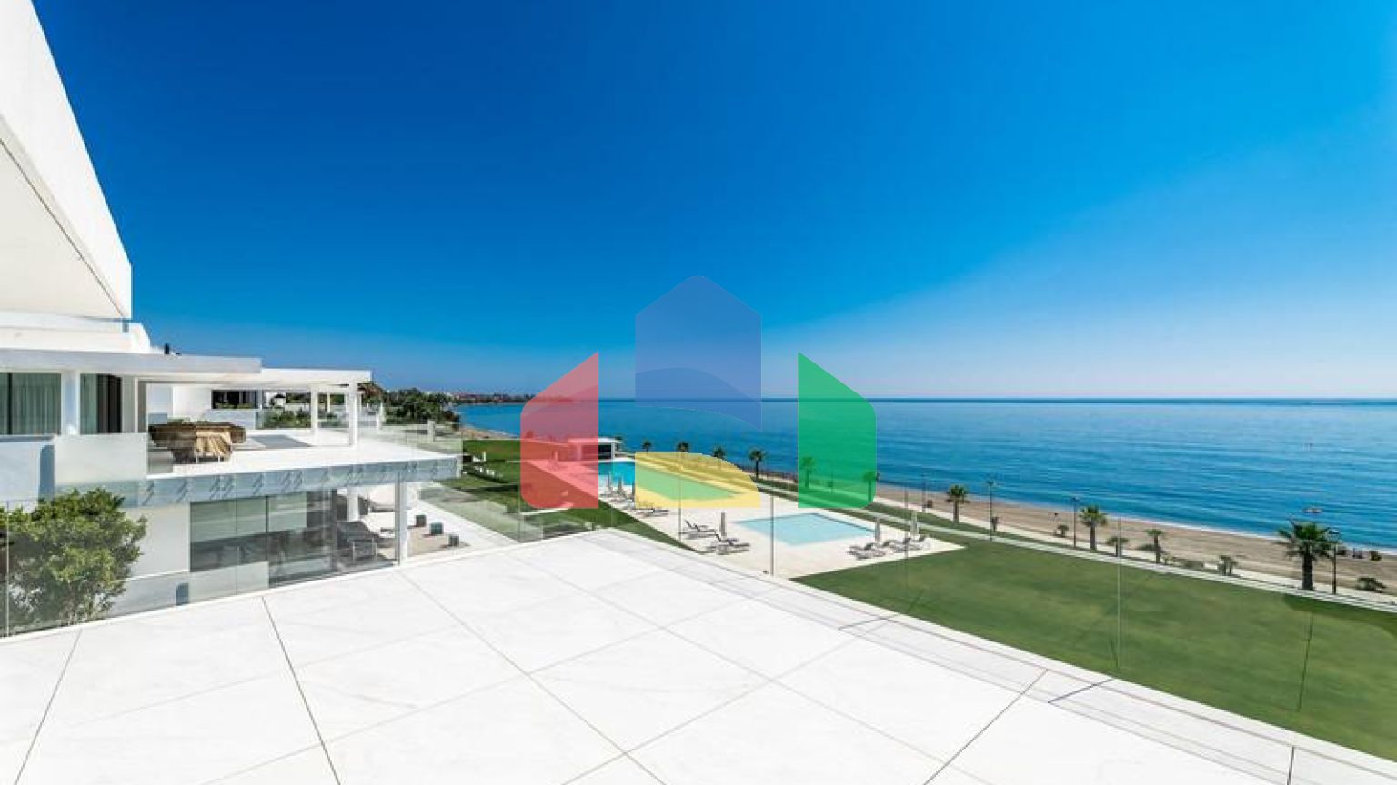 Продается впечатляющий пентхаус на Новой Золотой Миле.