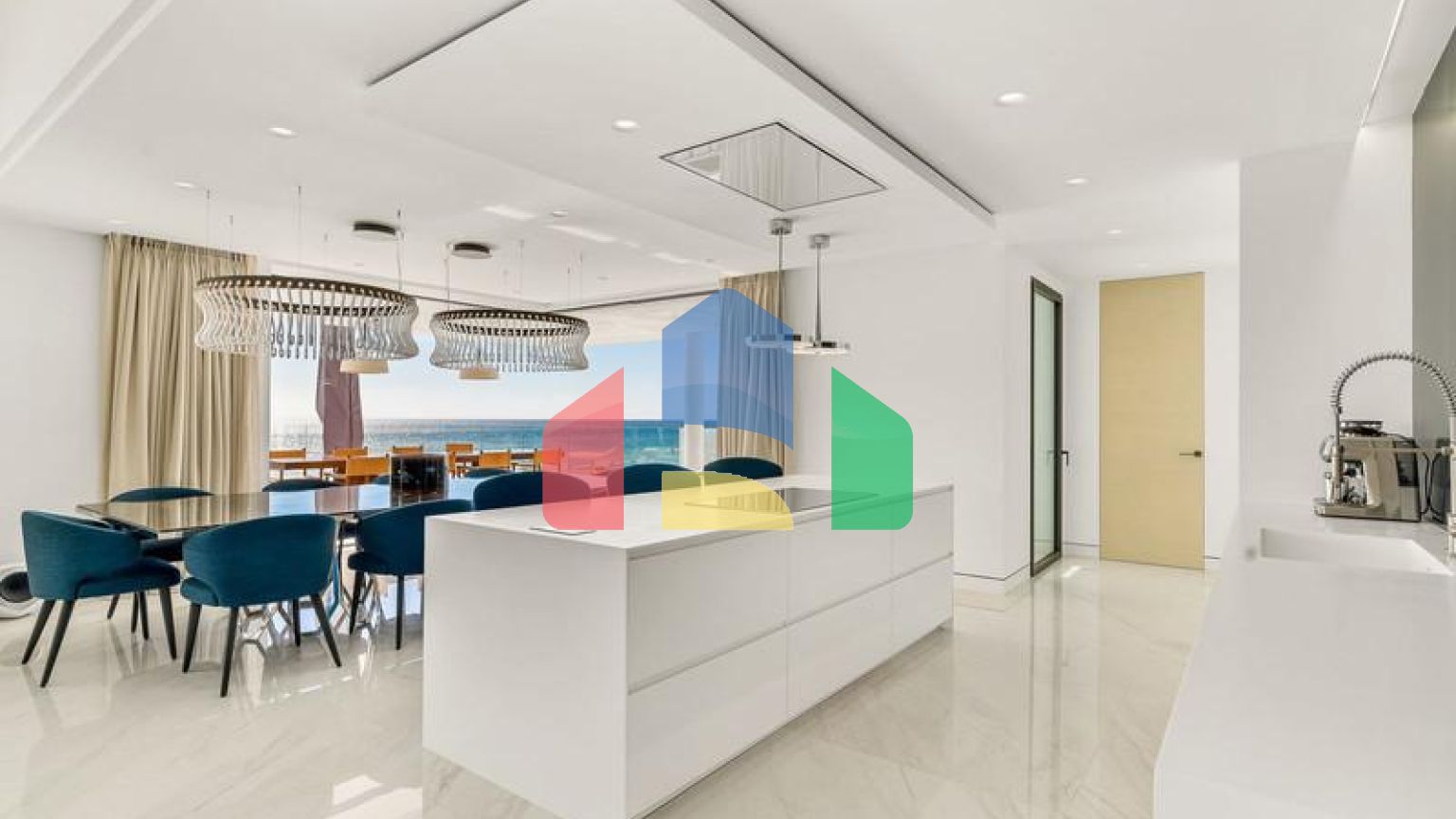 Продается впечатляющий пентхаус на Новой Золотой Миле.