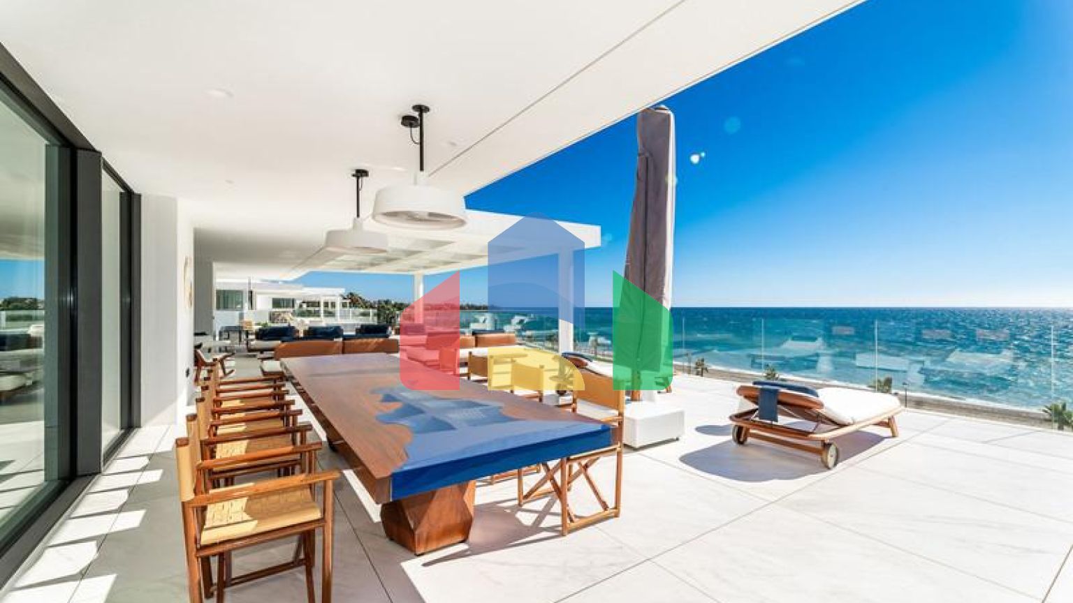 Продается впечатляющий пентхаус на Новой Золотой Миле.