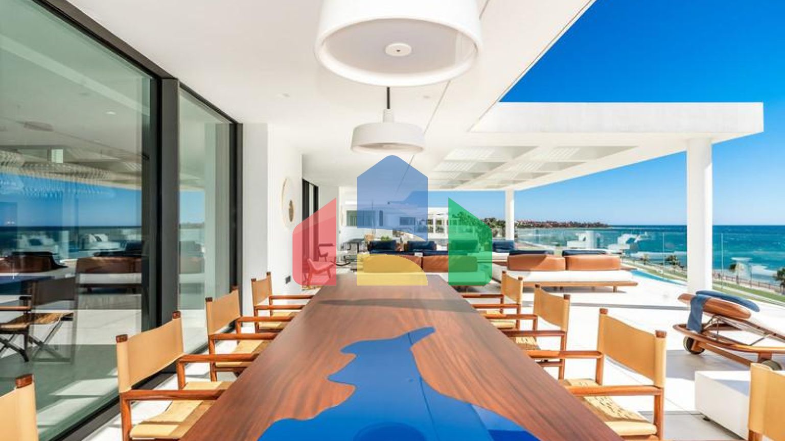 Продается впечатляющий пентхаус на Новой Золотой Миле.