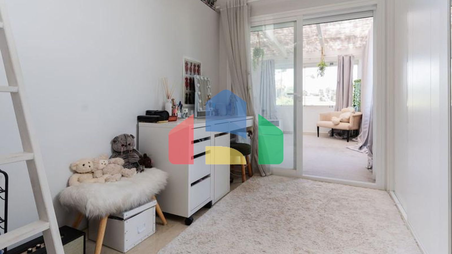 Таунхаус на продажу в Бенамаре