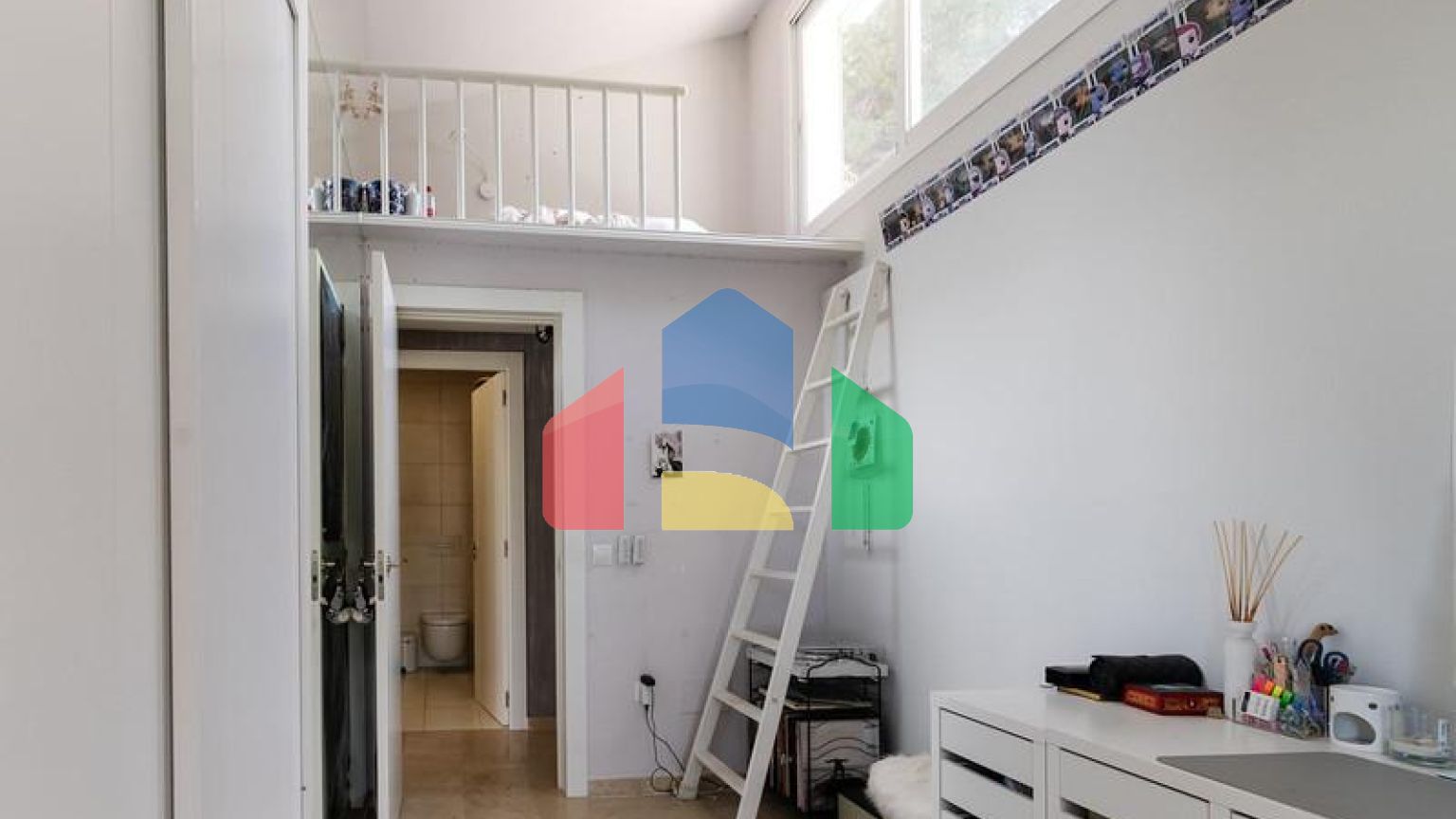 Таунхаус на продажу в Бенамаре