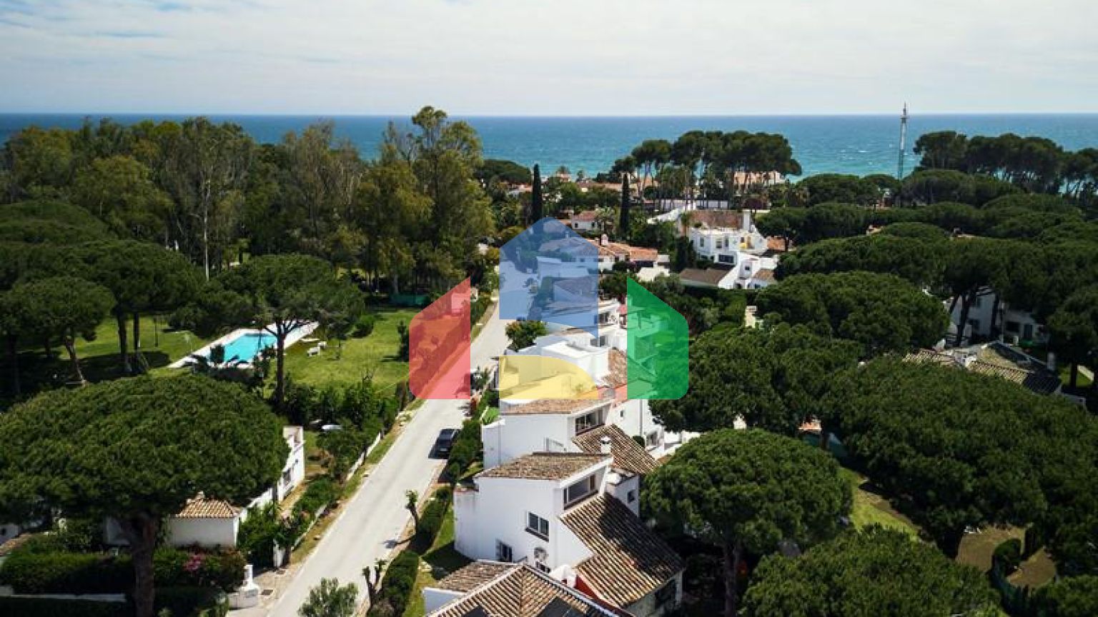 Таунхаус на продажу в Бенамаре