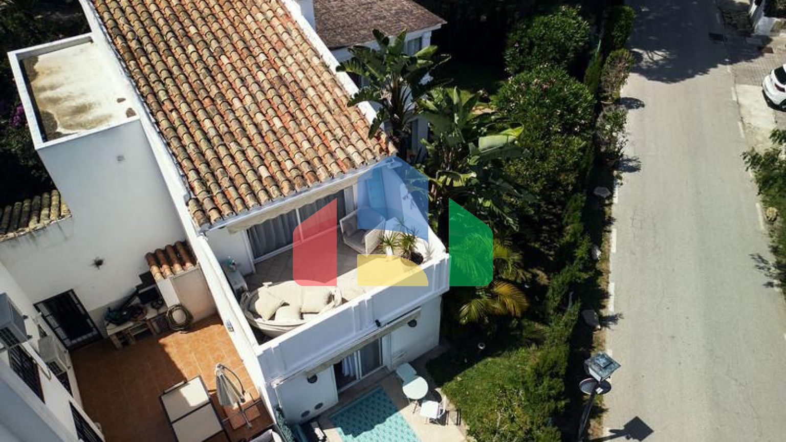 Таунхаус на продажу в Бенамаре